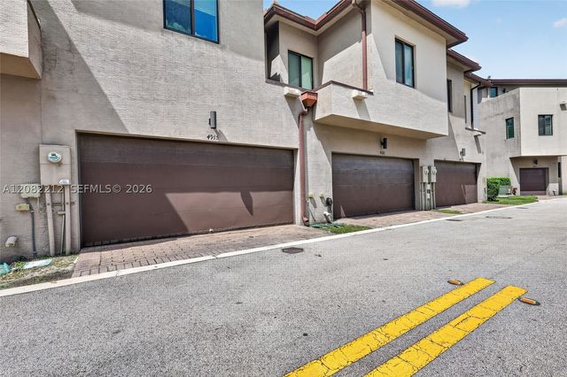 4915 NW 83rd Path 4915, Doral, FL 33166