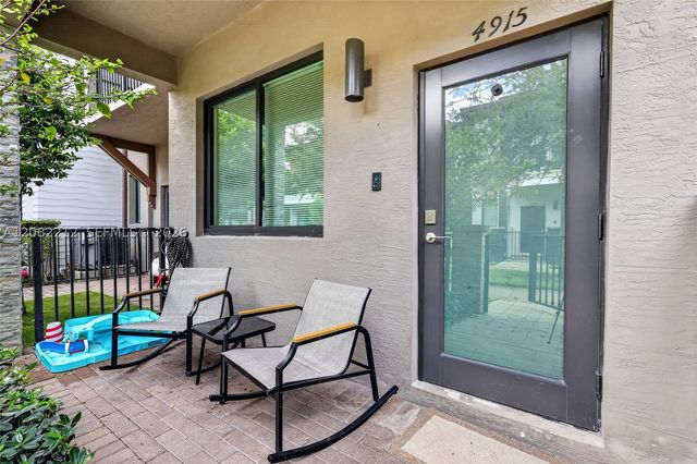 4915 NW 83rd Path 4915, Doral, FL 33166