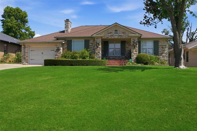 1205 Marlboro Lane, Nichols Hills, OK 73116