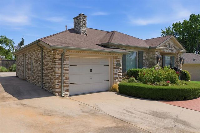 1205 Marlboro Lane, Nichols Hills, OK 73116