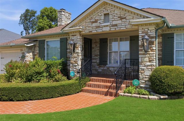 1205 Marlboro Lane, Nichols Hills, OK 73116