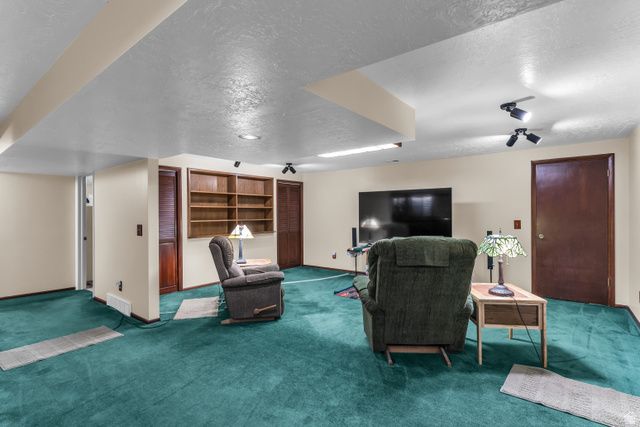 2339 N JONI DR, Layton, UT 84040