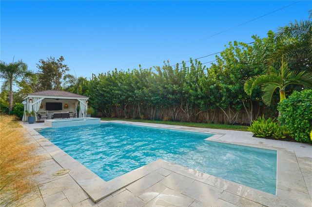 5510 VENETIAN BOULEVARD NE, St Petersburg, FL 33703