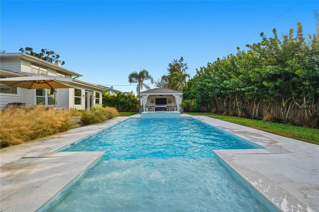 5510 VENETIAN BOULEVARD NE, St Petersburg, FL 33703