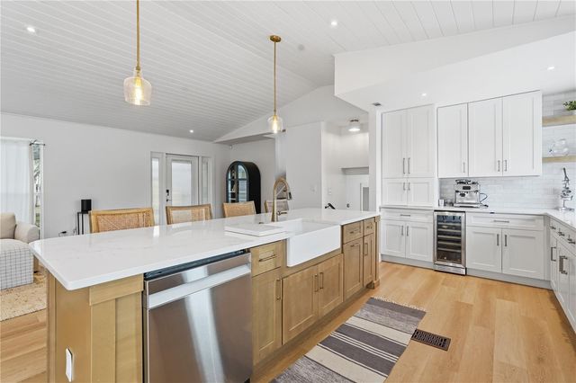 5510 VENETIAN BOULEVARD NE, St Petersburg, FL 33703