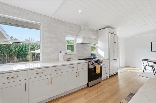 5510 VENETIAN BOULEVARD NE, St Petersburg, FL 33703