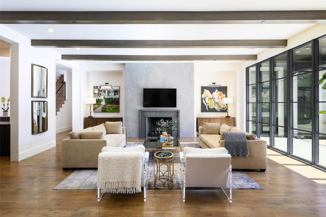 11546 W Ricks Circle, Dallas, TX 75230