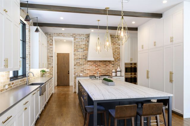 11546 W Ricks Circle, Dallas, TX 75230