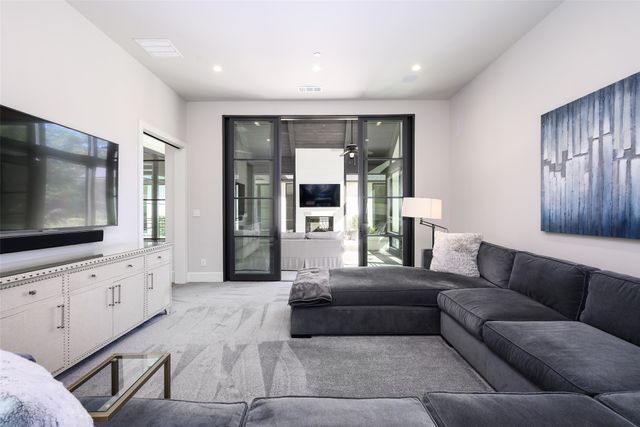 11546 W Ricks Circle, Dallas, TX 75230