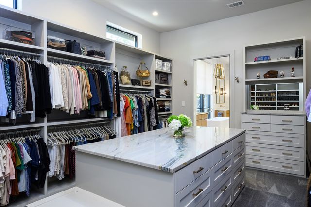 11546 W Ricks Circle, Dallas, TX 75230