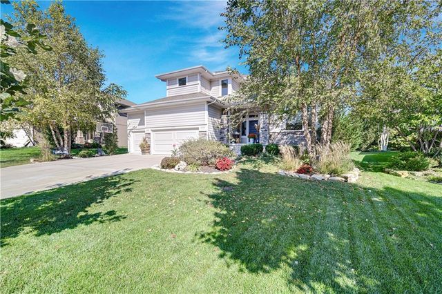 11510 W 157th Terrace, Overland Park, KS 66221