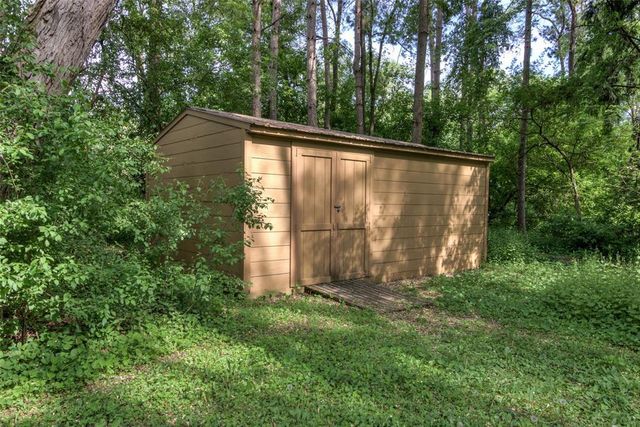 2229 Peterson Avenue, Eau Claire, WI 54703