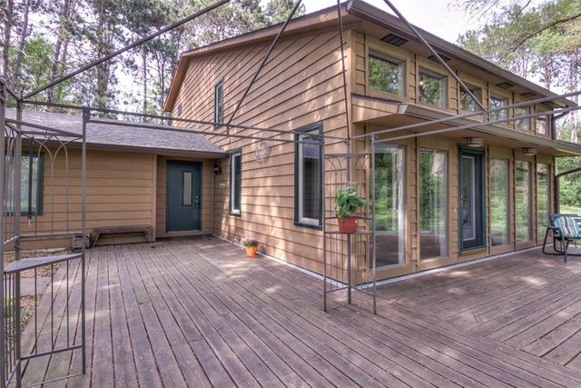 2229 Peterson Avenue, Eau Claire, WI 54703