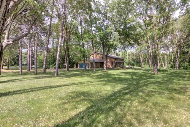 2229 Peterson Avenue, Eau Claire, WI 54703