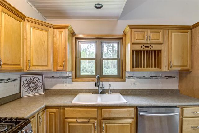 2229 Peterson Avenue, Eau Claire, WI 54703