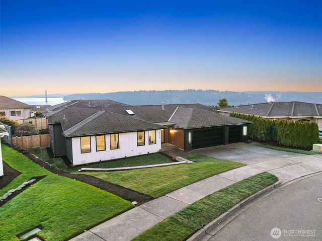 6710 N Parkview Lane, Tacoma, WA 98407