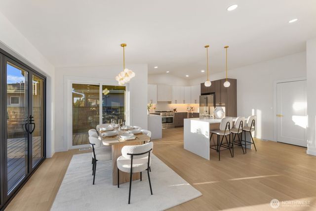 6710 N Parkview Lane, Tacoma, WA 98407