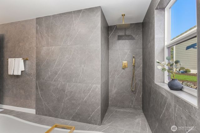 6710 N Parkview Lane, Tacoma, WA 98407