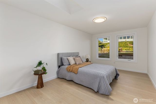 6710 N Parkview Lane, Tacoma, WA 98407