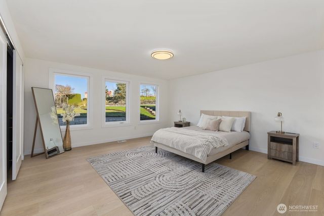 6710 N Parkview Lane, Tacoma, WA 98407