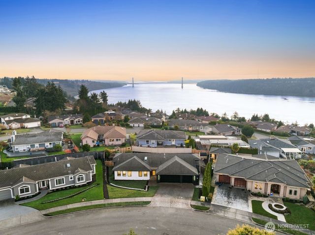 6710 N Parkview Lane, Tacoma, WA 98407