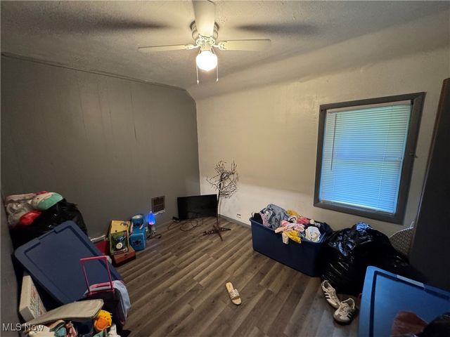 7696 Laumer Avenue, Cleveland, OH 44105