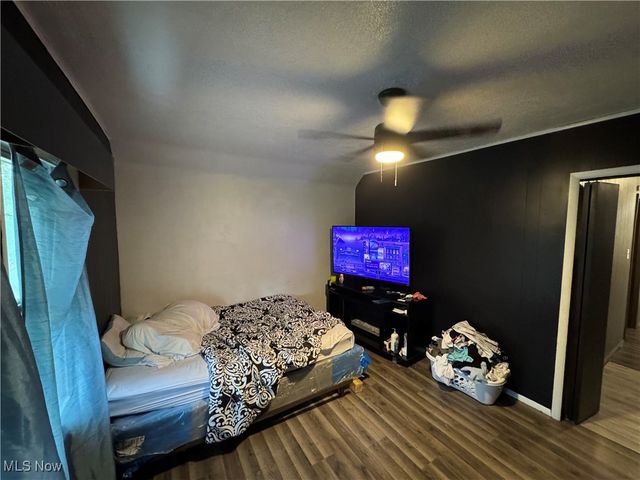 7696 Laumer Avenue, Cleveland, OH 44105