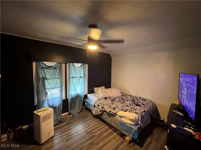 7696 Laumer Avenue, Cleveland, OH 44105