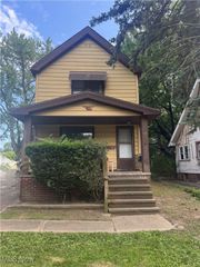 7696 Laumer Avenue, Cleveland, OH 44105