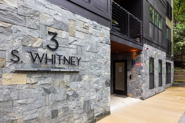 3 S Whitney Street 7, Boston, MA 02120