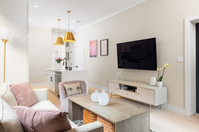 3 S Whitney Street 7, Boston, MA 02120
