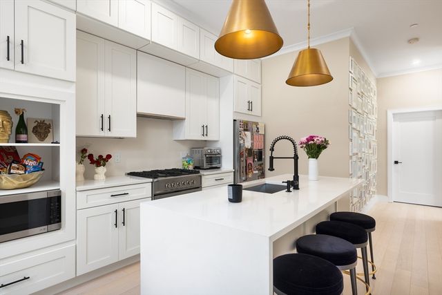 3 S Whitney Street 7, Boston, MA 02120
