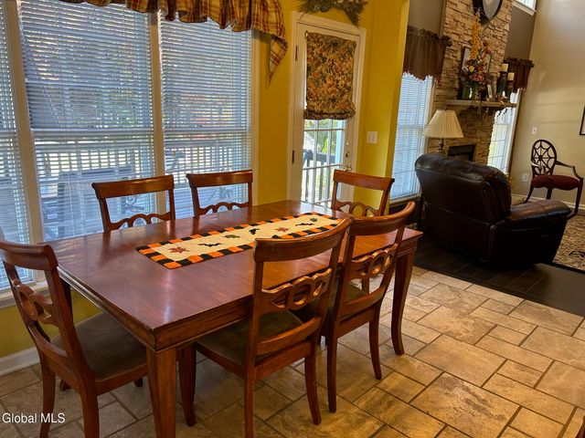 2066 Orchard Park Drive, Niskayuna, NY 12309