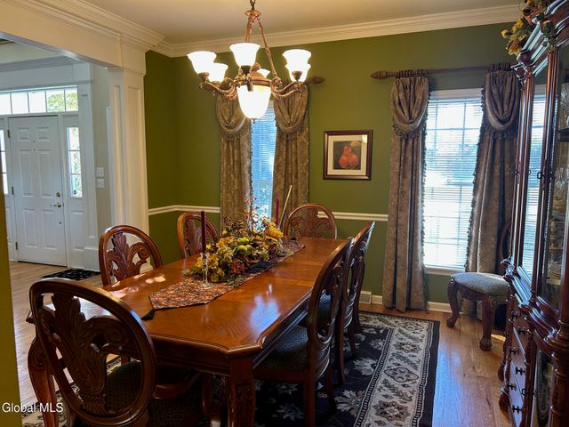 2066 Orchard Park Drive, Niskayuna, NY 12309