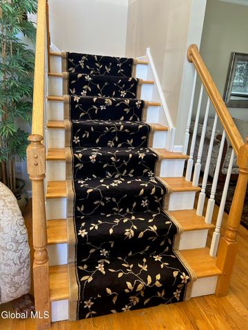 2066 Orchard Park Drive, Niskayuna, NY 12309