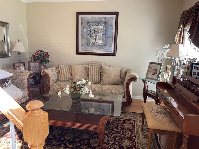 2066 Orchard Park Drive, Niskayuna, NY 12309