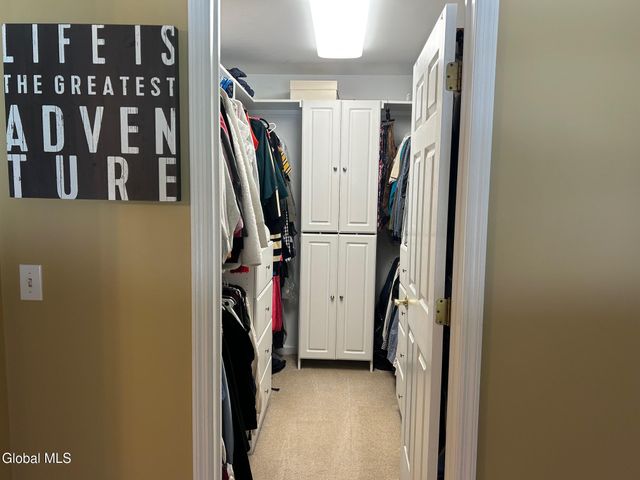 2066 Orchard Park Drive, Niskayuna, NY 12309