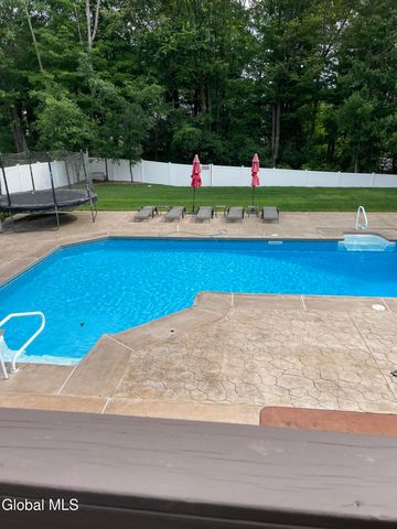 2066 Orchard Park Drive, Niskayuna, NY 12309