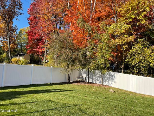 2066 Orchard Park Drive, Niskayuna, NY 12309