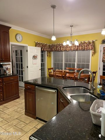 2066 Orchard Park Drive, Niskayuna, NY 12309