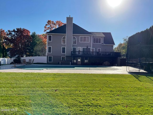 2066 Orchard Park Drive, Niskayuna, NY 12309