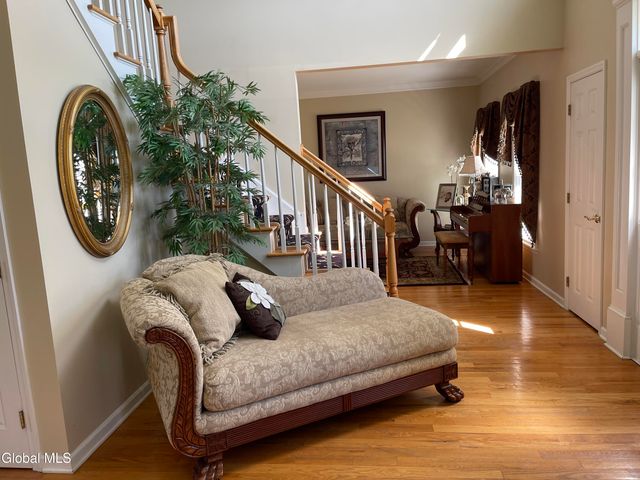 2066 Orchard Park Drive, Niskayuna, NY 12309