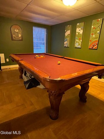 2066 Orchard Park Drive, Niskayuna, NY 12309