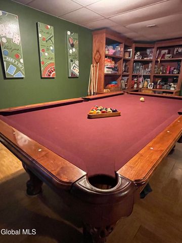 2066 Orchard Park Drive, Niskayuna, NY 12309