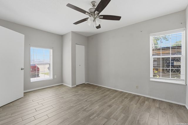 630 E Pine St, Seguin, TX 78155