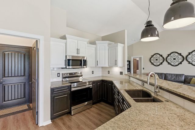 14901 W Moscelyn St, Wichita, KS 67235