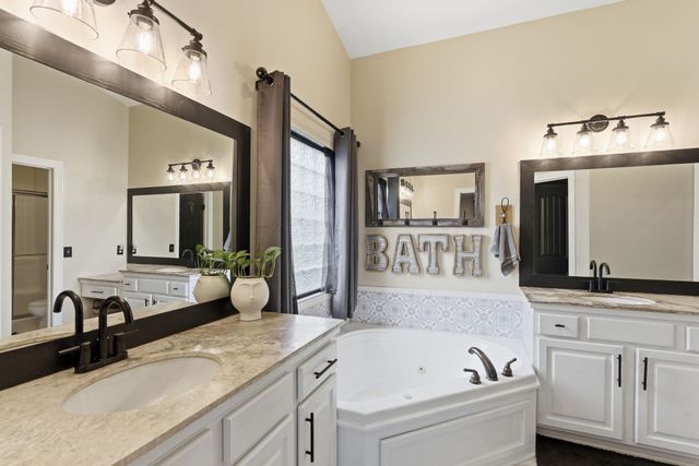 14901 W Moscelyn St, Wichita, KS 67235