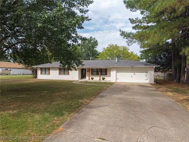 204 Bowlin Drive, Poteau, OK 74953