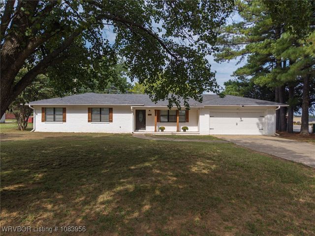 204 Bowlin Drive, Poteau, OK 74953