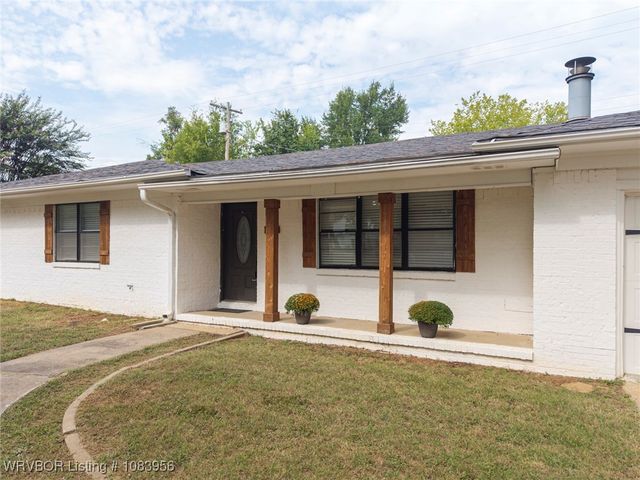 204 Bowlin Drive, Poteau, OK 74953